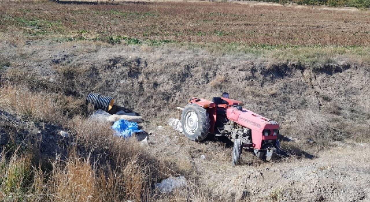 Erzincan’da devrilen traktörün sürücüsü yaşamını yitirdi