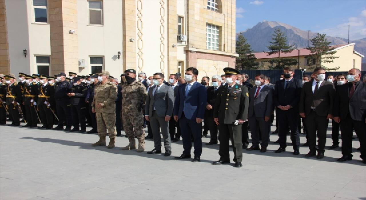 Van, Bitlis, Muş ve Hakkari’de 29 Ekim Cumhuriyet Bayramı kutlanıyor