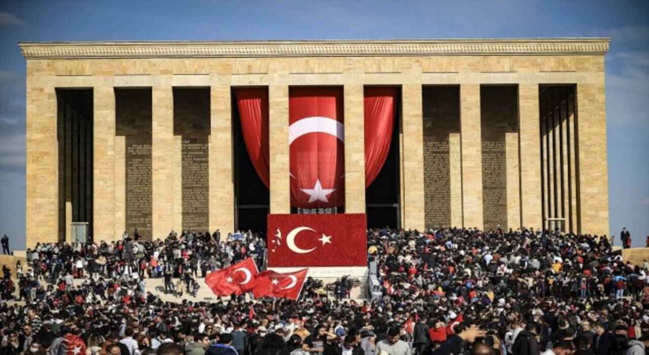 Cumhuriyetin 98’inci yılında Anıtkabir’de ziyaretçi