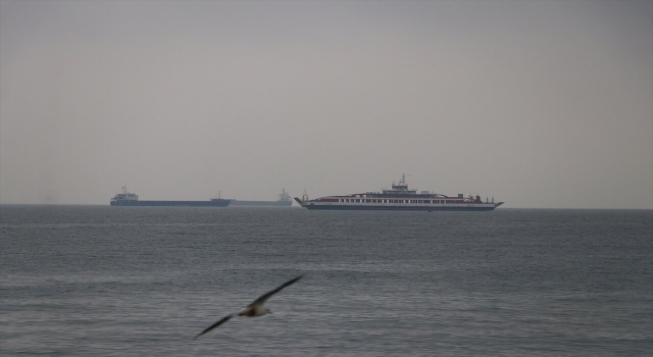 Marmara Denizi’nde poyraz etkisini kaybetmesiyle trafik akışı