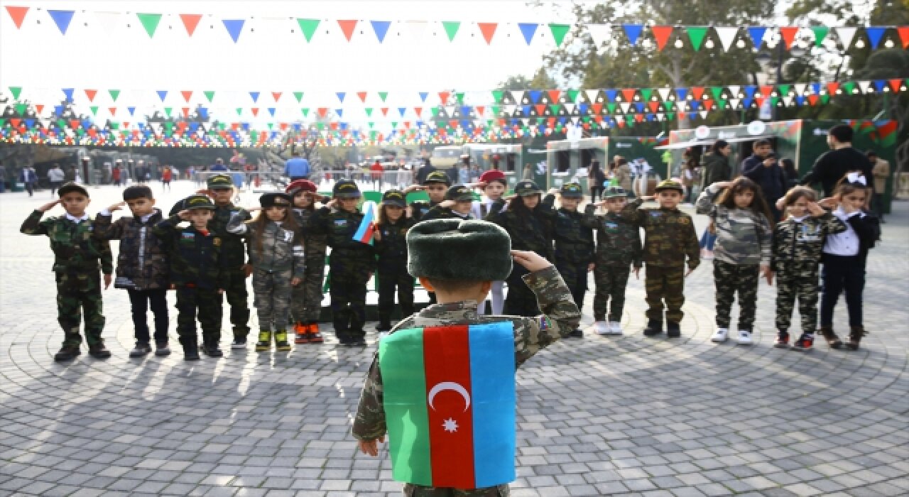 Bakü’de Zafer Panayırı kuruldu