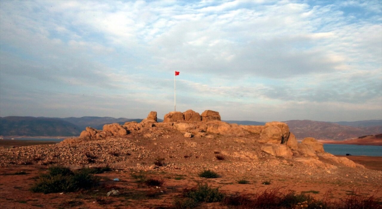 Almus Baraj Gölü’nde su seviyesi AZALDI!