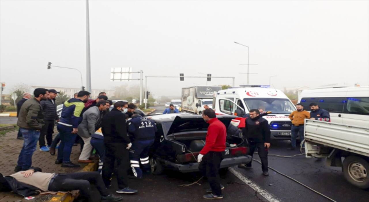 Bingöl’de trafik kazası: 2 otomobil çarpıştı