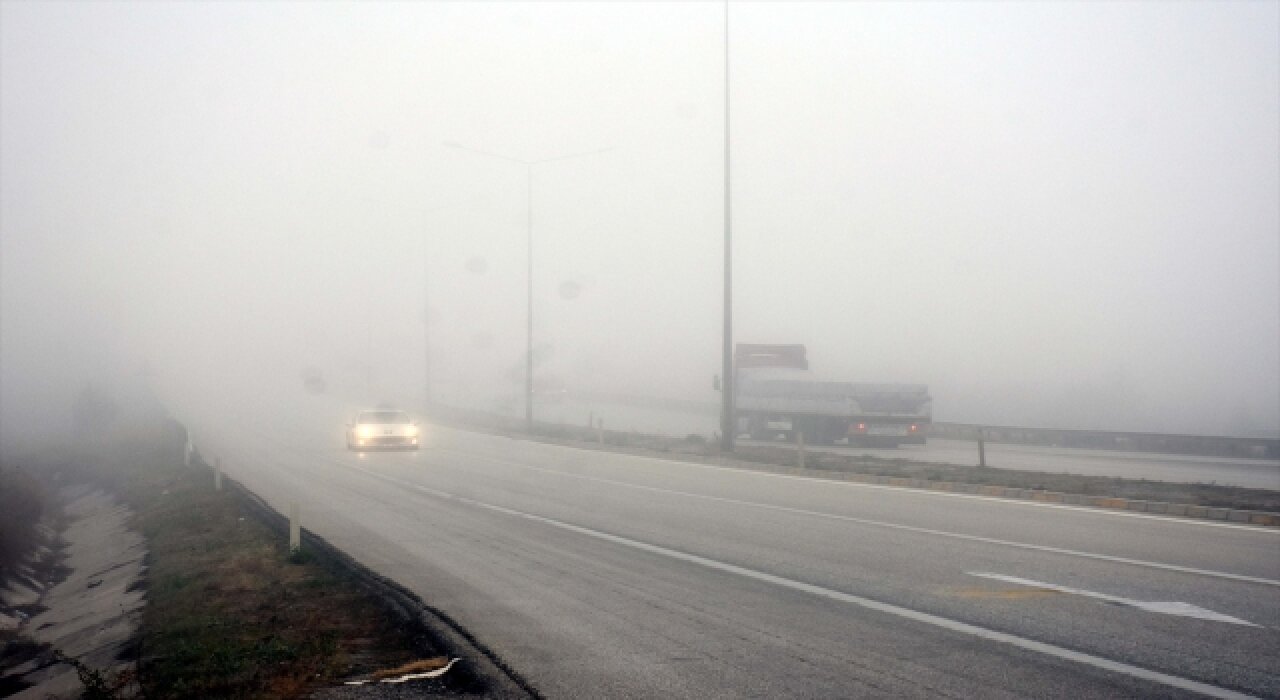 Kırıkkale’de yoğun sis, trafiği yavaşlattı