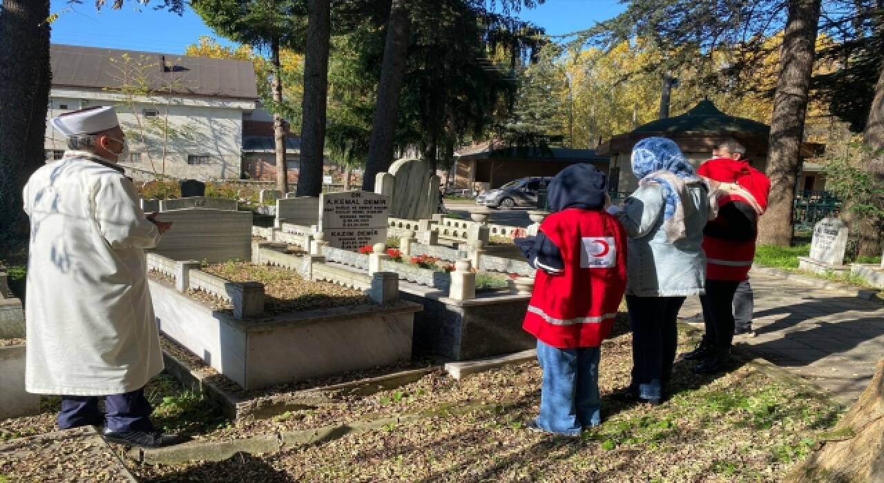 Kızılay şehidi Kıdıman Düzce’deki mezarı başında anıldı