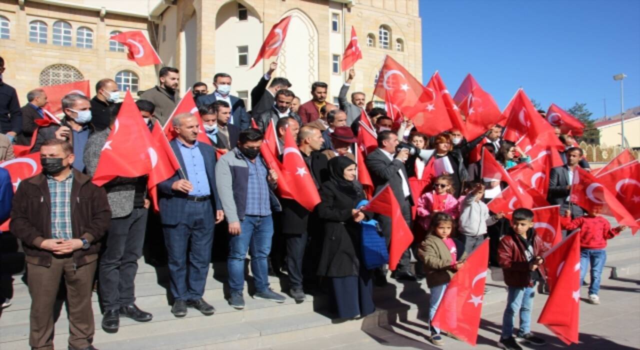 Hakkarili şehit ailelerinden İYİ Partili Türkkan’a tepki yürüyüşü