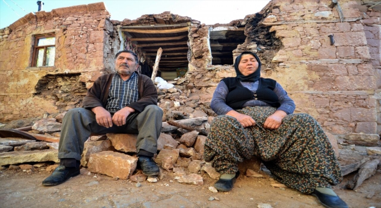 Konya’daki depremde evi hasar gördü, yaşadıklarını anlattı