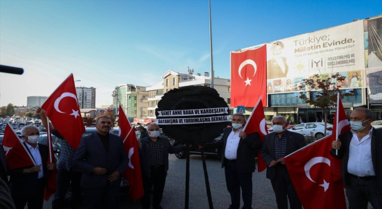 Şehit yakınlarından İYİ Partili Türkkan’a siyah çelenkli tepki