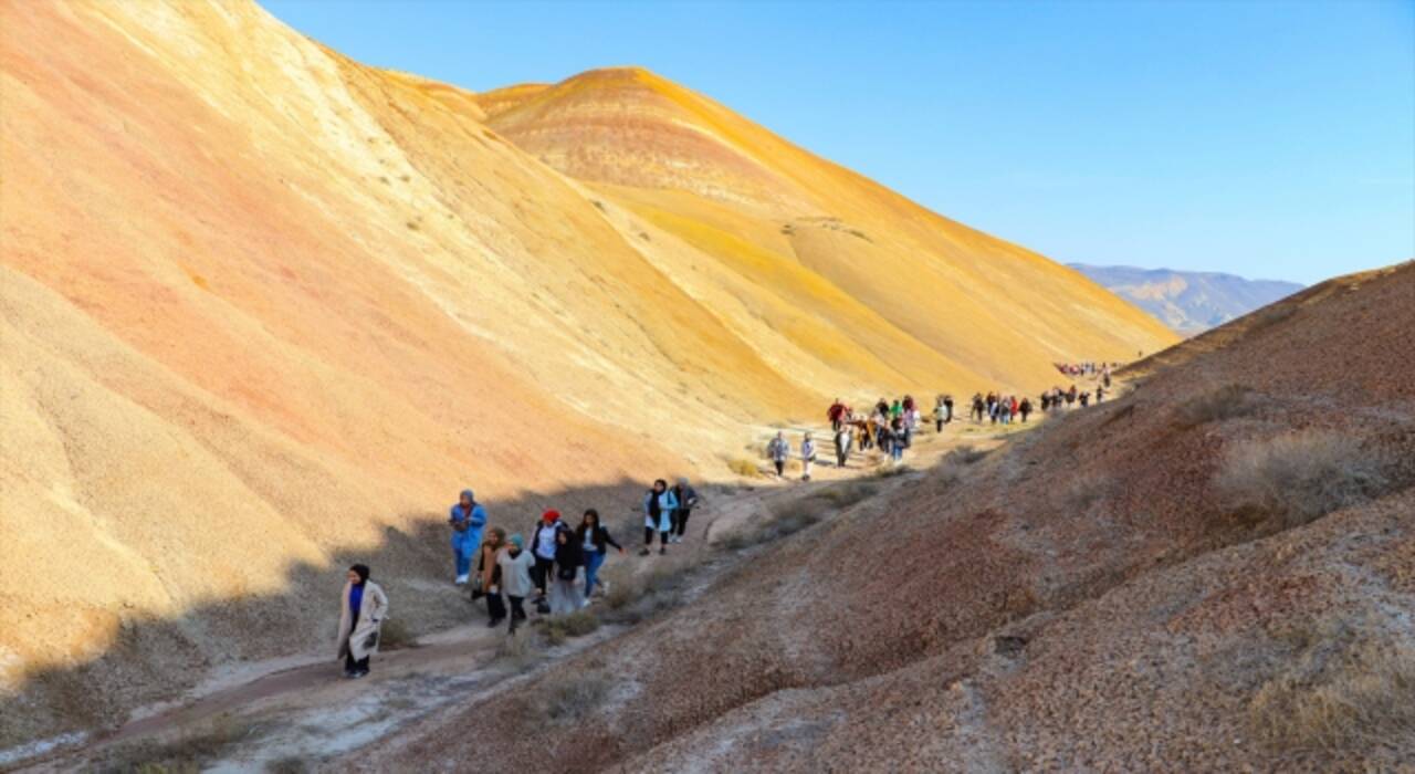 Üniversite öğrencileri Gökkuşağı Tepeleri ile tanıştı