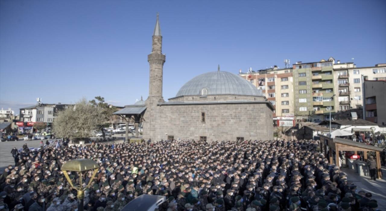 Balıkesir’de şehit olan polis memuru Güngör, Erzurum’da son yolculuğuna uğurlandı