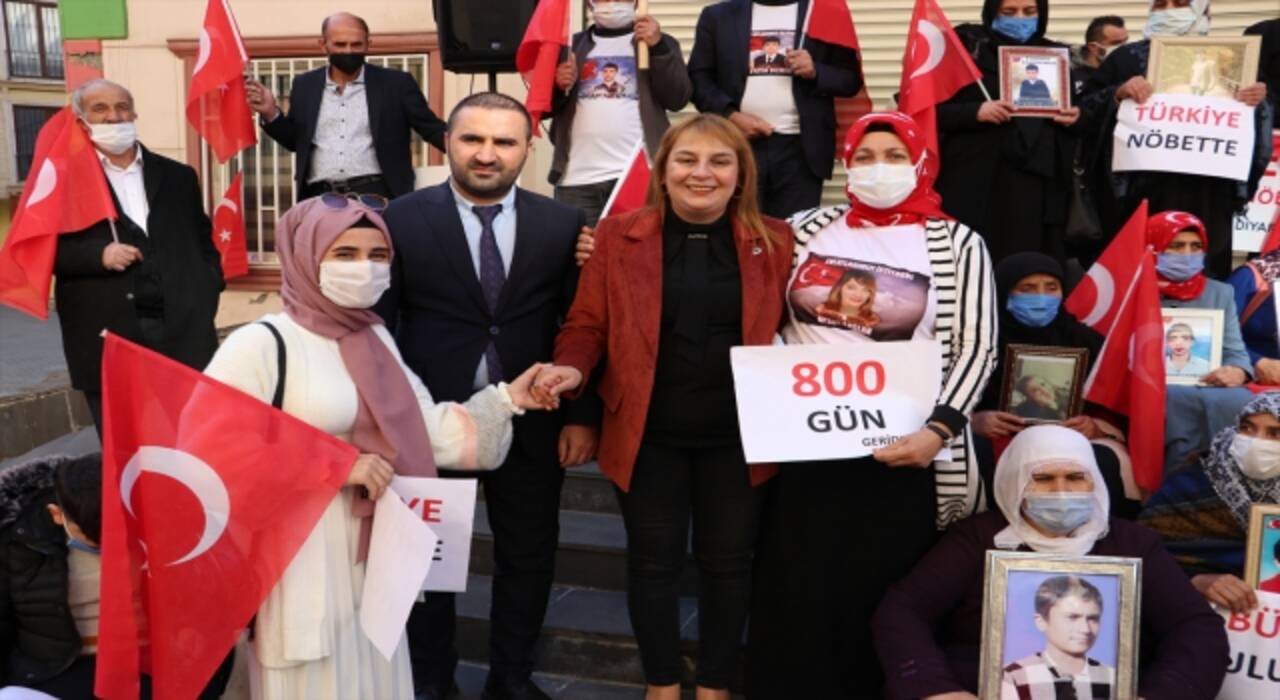 TİHEK Kurul Üyesi Dilek Ertürk, Diyarbakır annelerini ziyaret etti