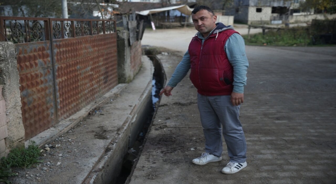 Görenler hayret etti! Su kanalına İNEK düştü!