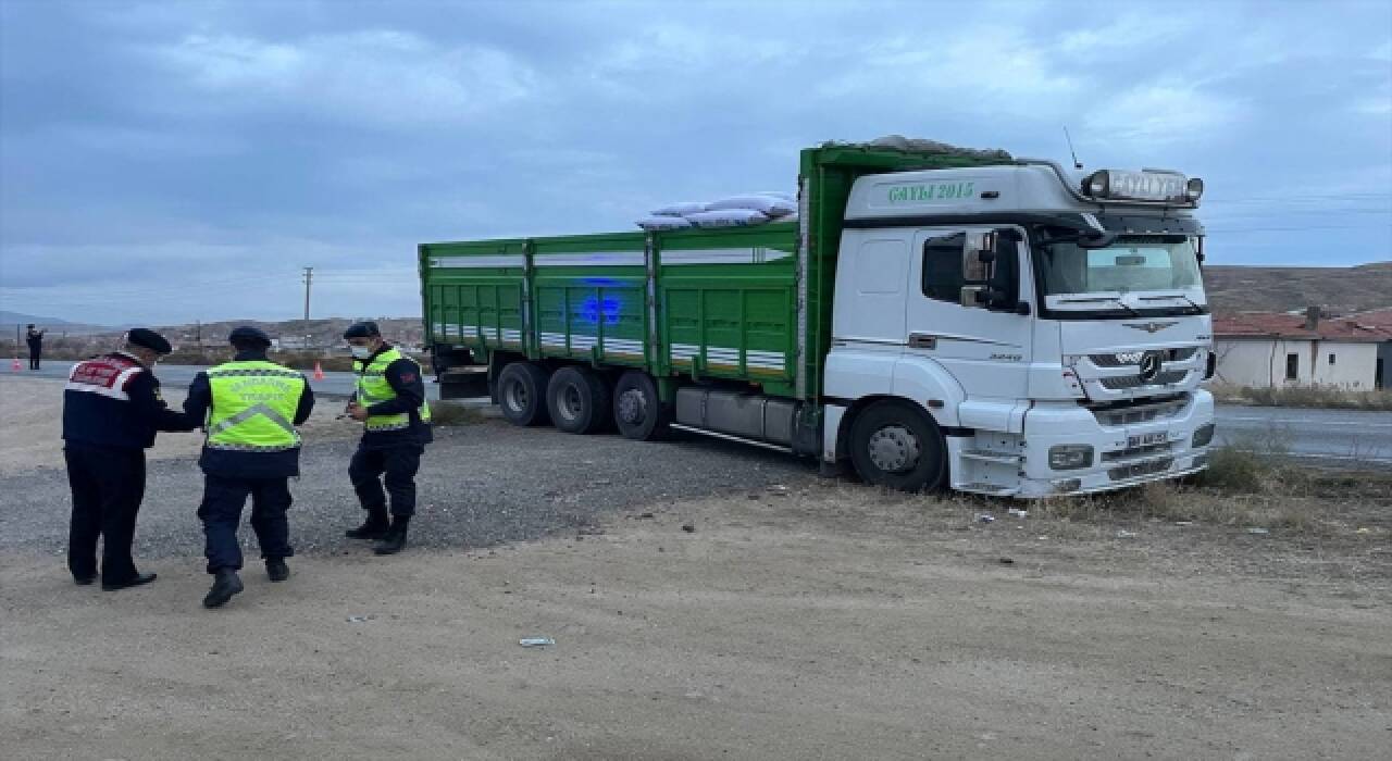 Aksaray’da kamyonun çarptığı lise öğrencisi ağır yaralandı