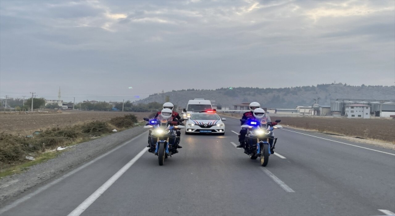 Kahramanmaraş’ta jandarma ekiplerinden öğretmenlere sürpriz