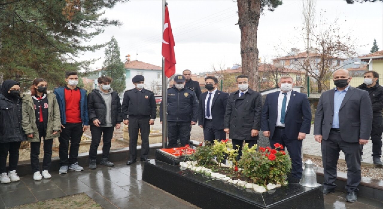 Şehit öğretmen Aybüke Yalçın kabri başında anıldı