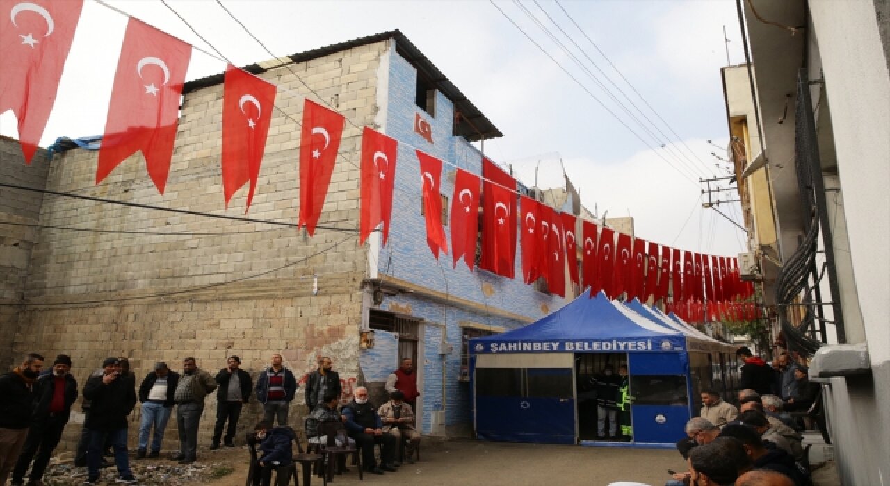 Kilis’teki hudut birliğinde şehit olan askerin Gaziantep’teki ailesine şehadet haberi verildi