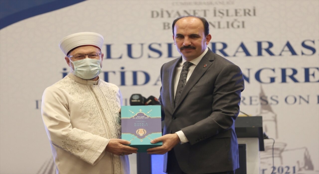 Diyanet İşleri Başkanı Erbaş, Uluslararası İhtida Kongresi’nde konuştu: