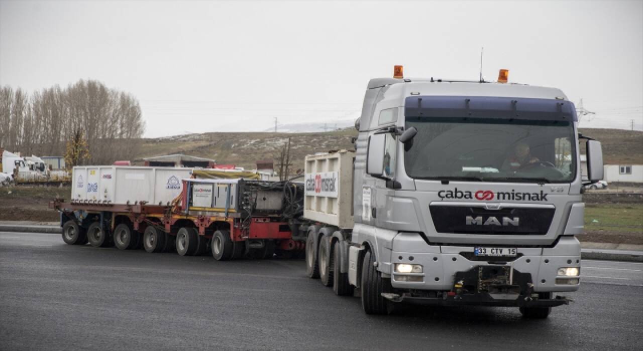 Doğu Anadolu Gözlemevi’ne kurulacak ayna Konaklı Dağına doğru yola çıktı