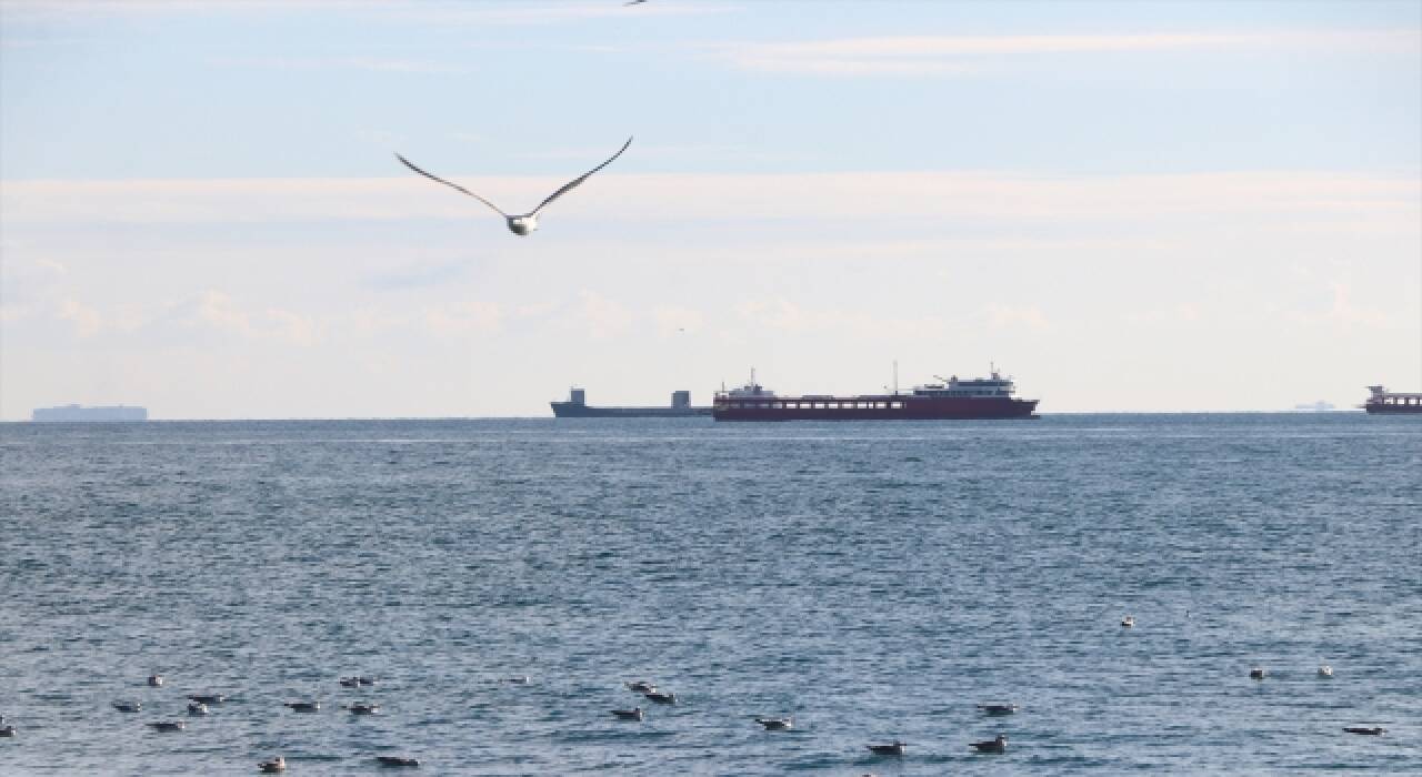 Marmara’da 2 gündür lodos nedeniyle aksayan deniz ulaşımı normale döndü