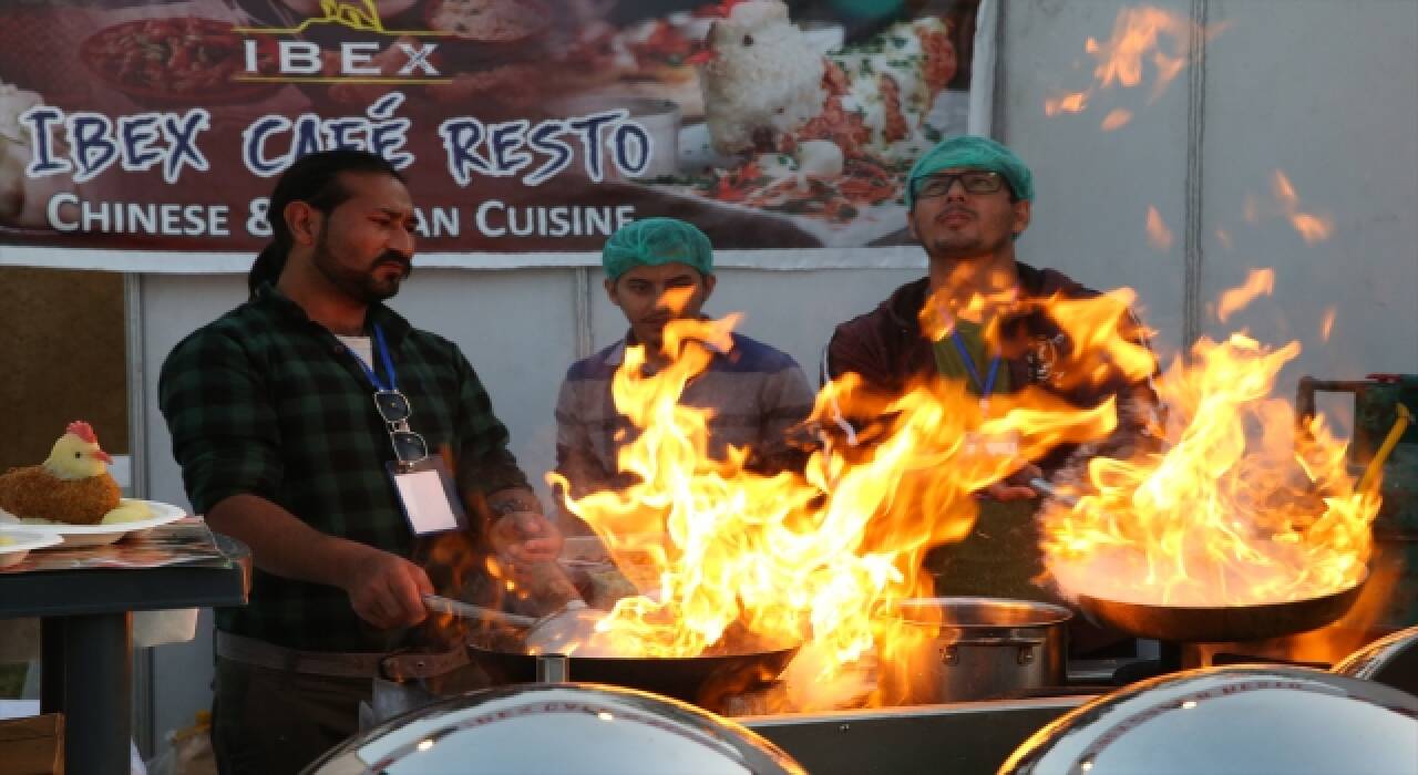 Pakistan'da yemek festivali