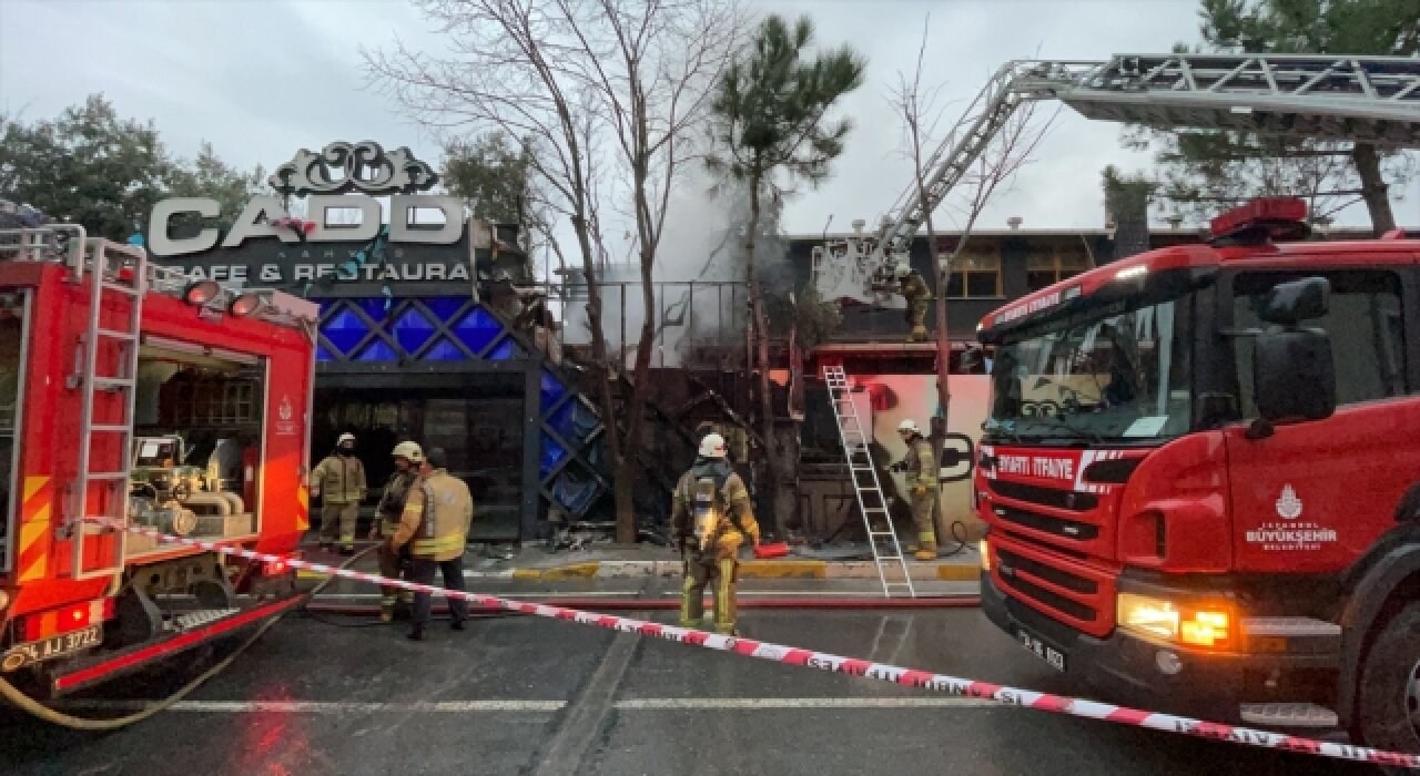 Beylikdüzü’nde bir restoranda çıkan yangın söndürüldü