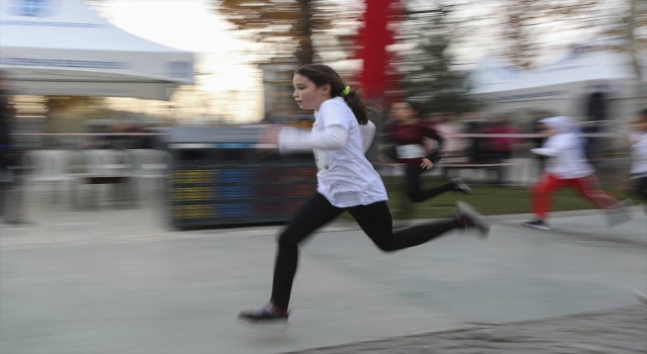 Modern pentatlonda ”Laser Run Şehir Turu Yarışı” Gençlik Parkı’nda yapıldı