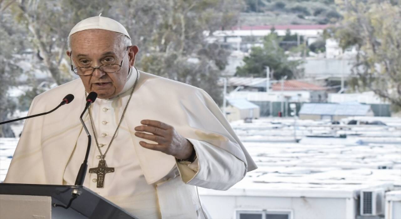 Papa Franciscus, Midilli Adası’nda sığınmacı kampını ziyaret etti