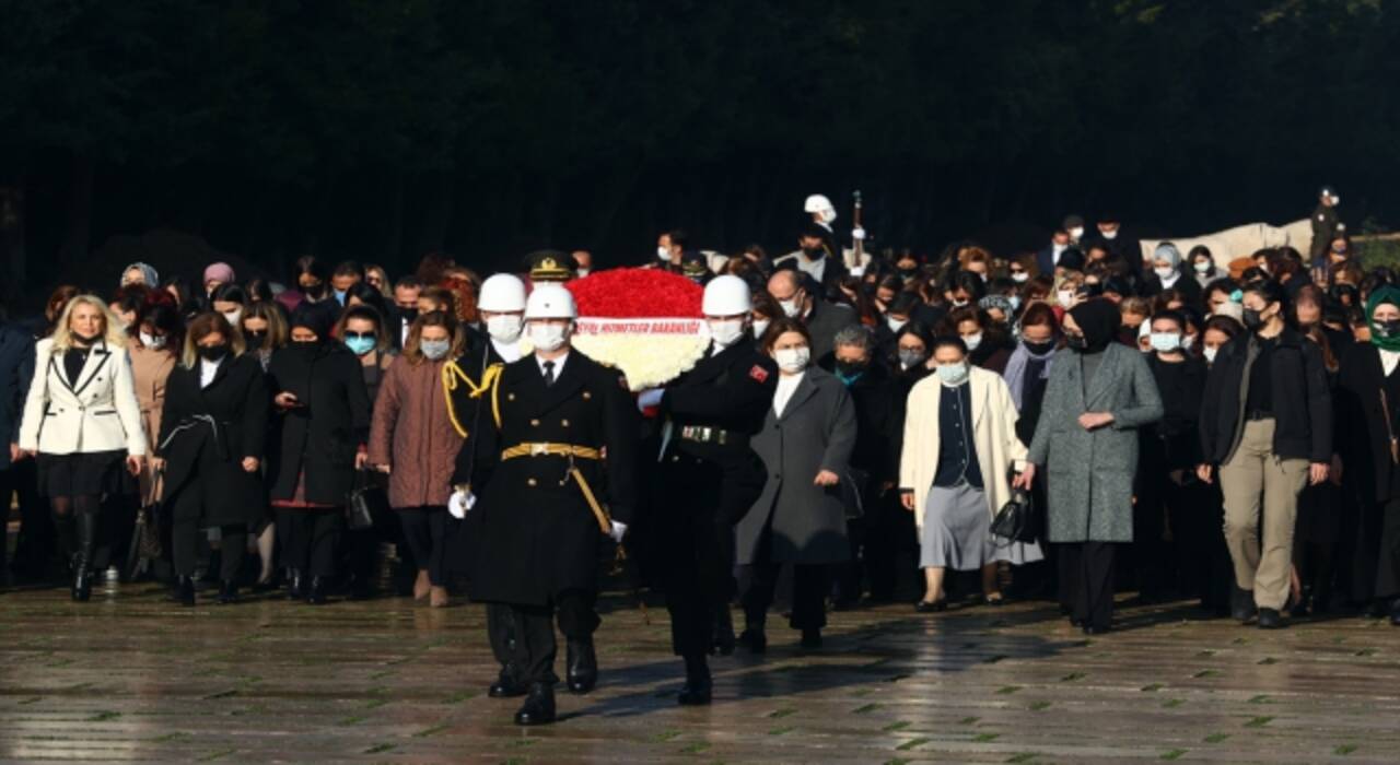 Derya Yanık'tan Anıtkabir'e anlamlı ziyaret