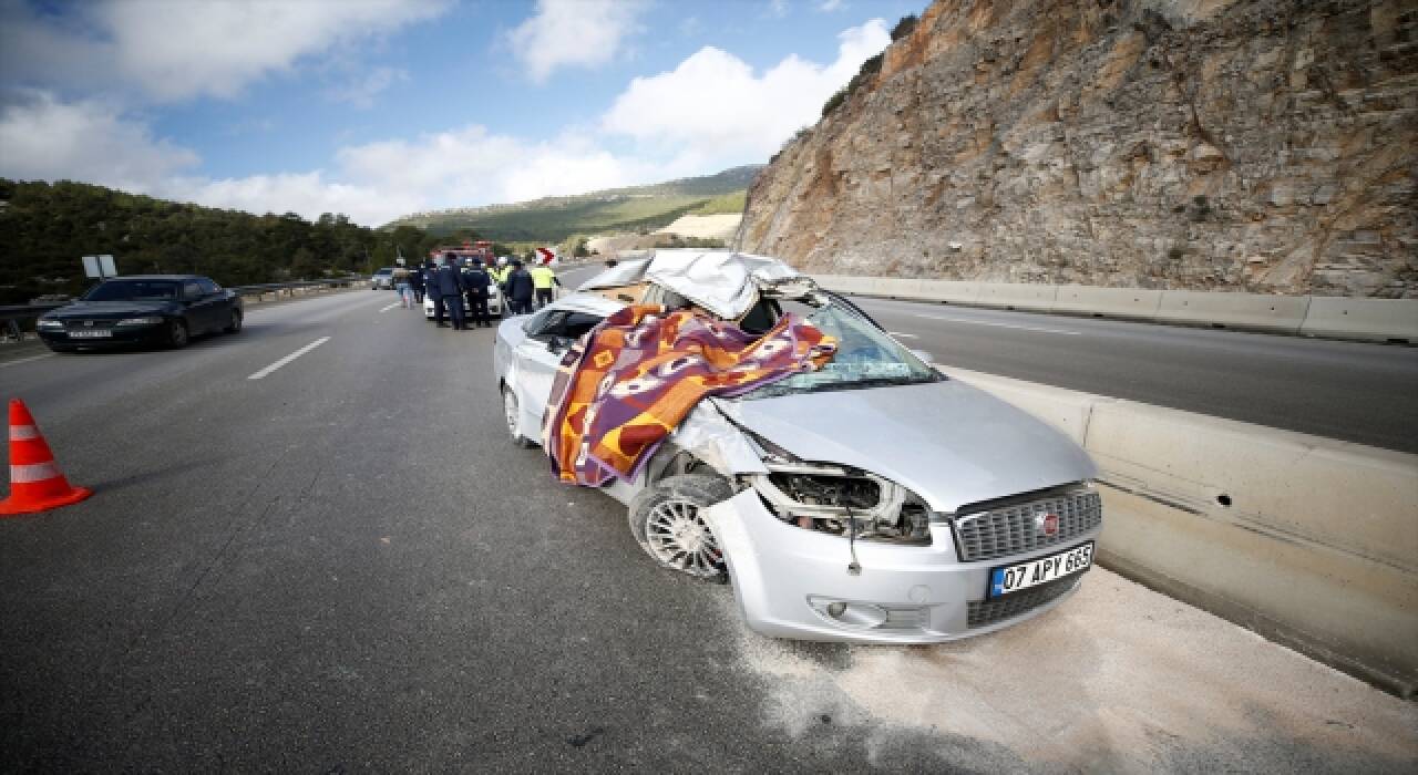 Antalya’da tır ile otomobilin çarpıştı! kazada bir kişi öldü