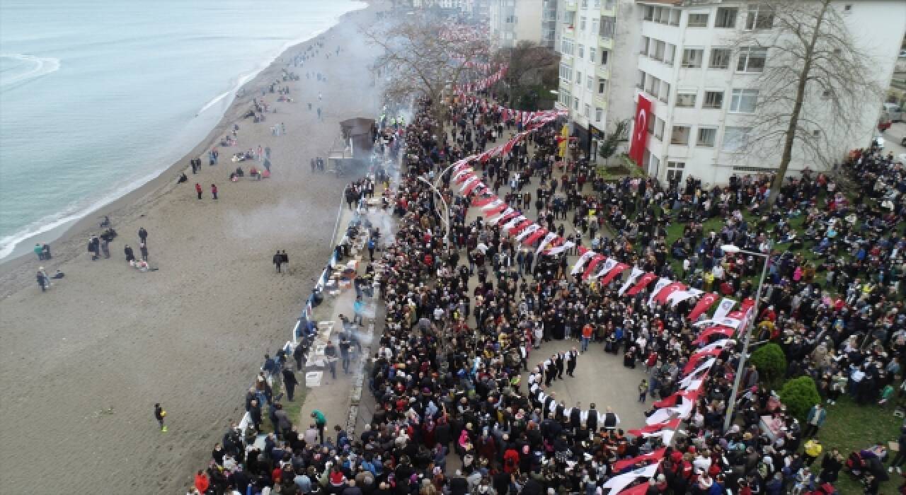 Düzce’de hamsi festivalinde 5 ton balık tüketildi