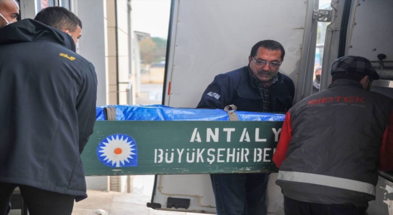 Antalya’da sahte içkiden zehirlendiği öne sürülen kişi öldü