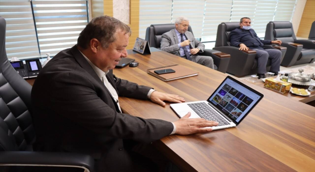 Kilis Belediye Başkanı Ramazan, AA’nın ”Yılın Fotoğrafları” oylamasına katıldı