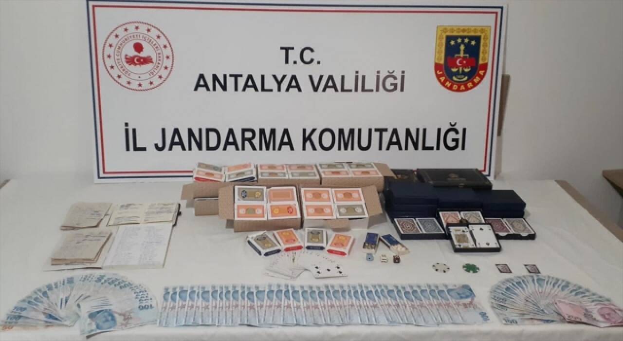 Antalya’da kumar oynayan 19 kişiye ceza uygulandı