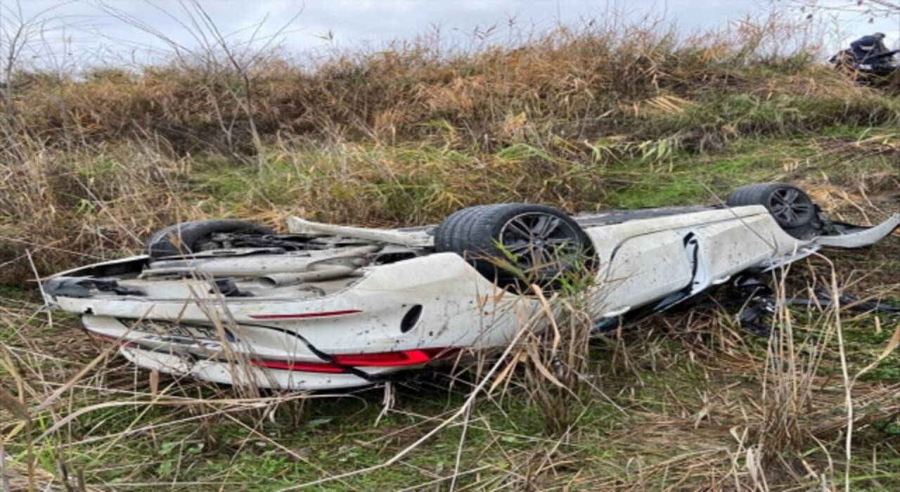 Muğla’da dere yatağına devrilen otomobilin sürücüsü öldü