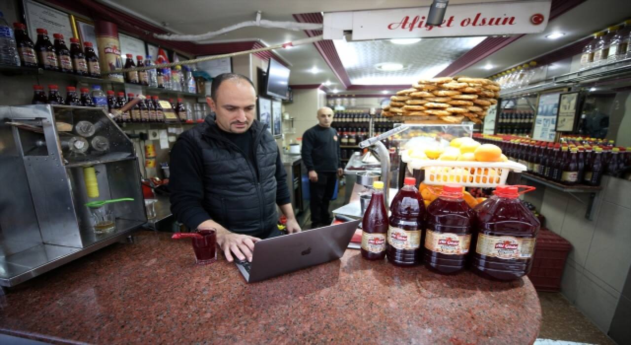 Adana’da şalgam ustaları AA’nın ”Yılın Fotoğrafları” oylamasına katıldı