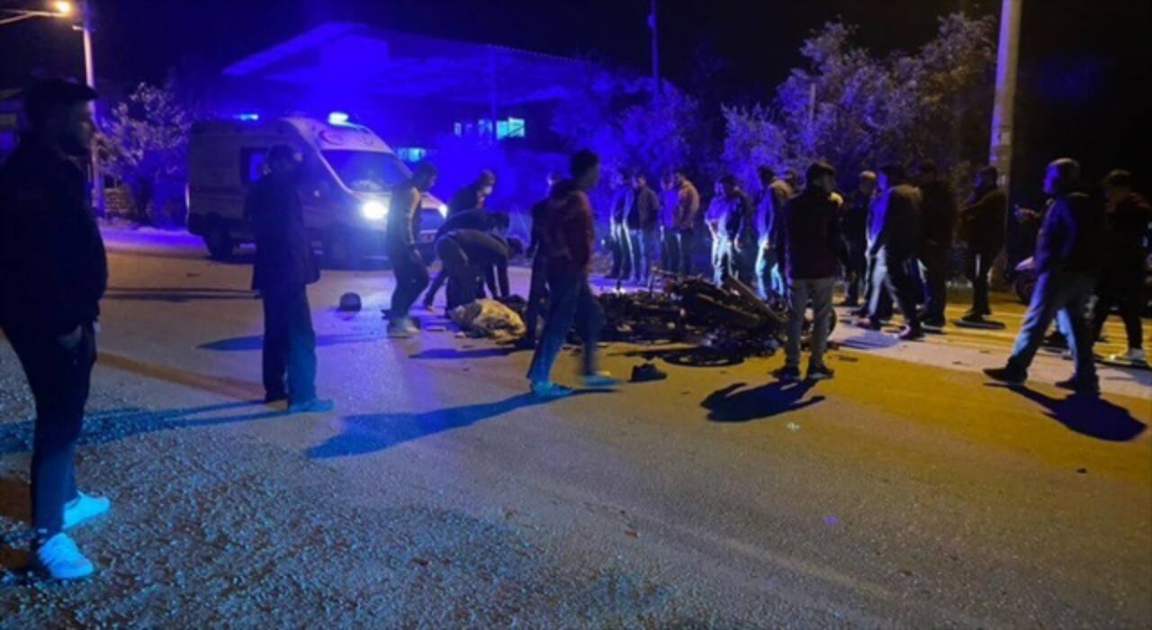 Antalya’da motosikletler çarpıştı, 2 sürücü öldü