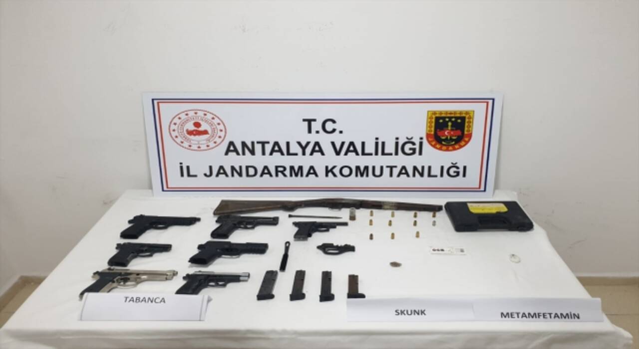 Antalya’da silah kaçakçılığı operasyonu düzenlendi