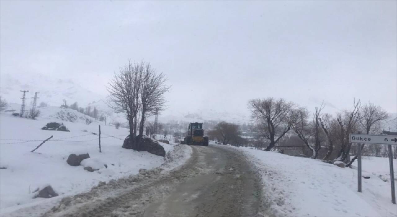 Şırnak’ta kar nedeniyle 3 köy yolu ulaşıma kapandı