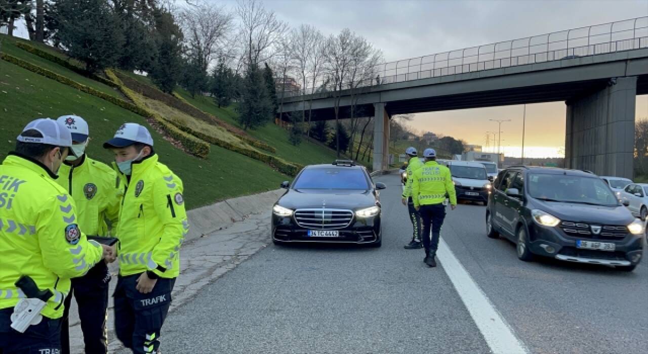 İstanbul’da ”çakarlı araç” denetimi yapıldı