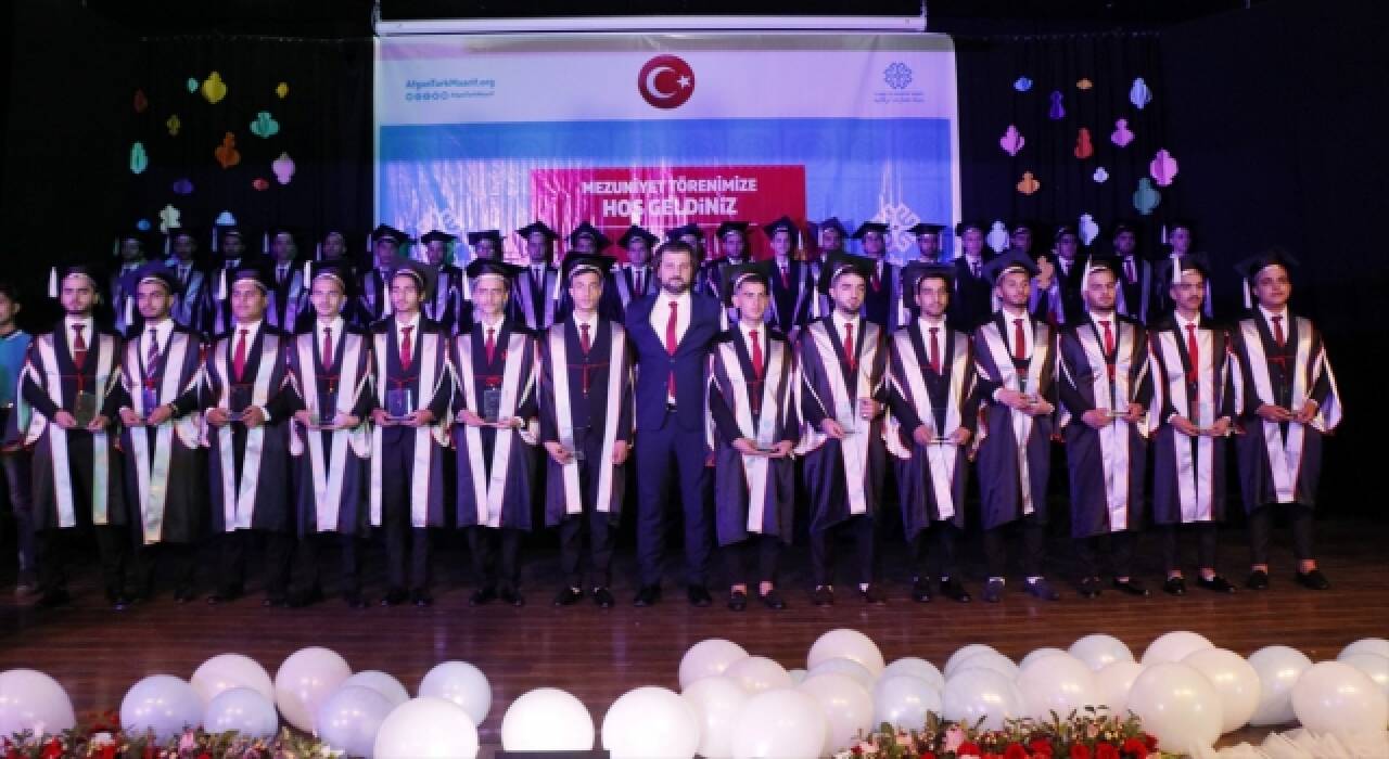 AfganTürk Maarif Okulları Aryana Erkek Lisesi 107 mezun verdi