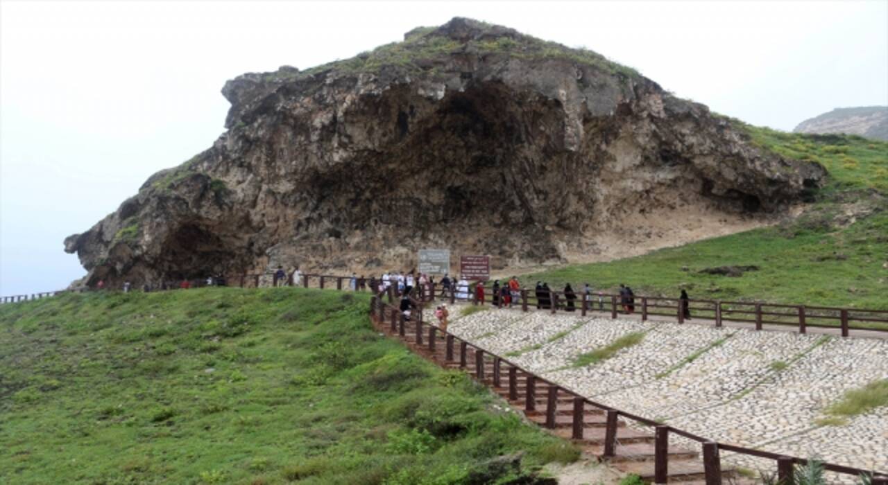 Umman’ın Zufar kenti mağara turizmiyle ilgi çekiyor