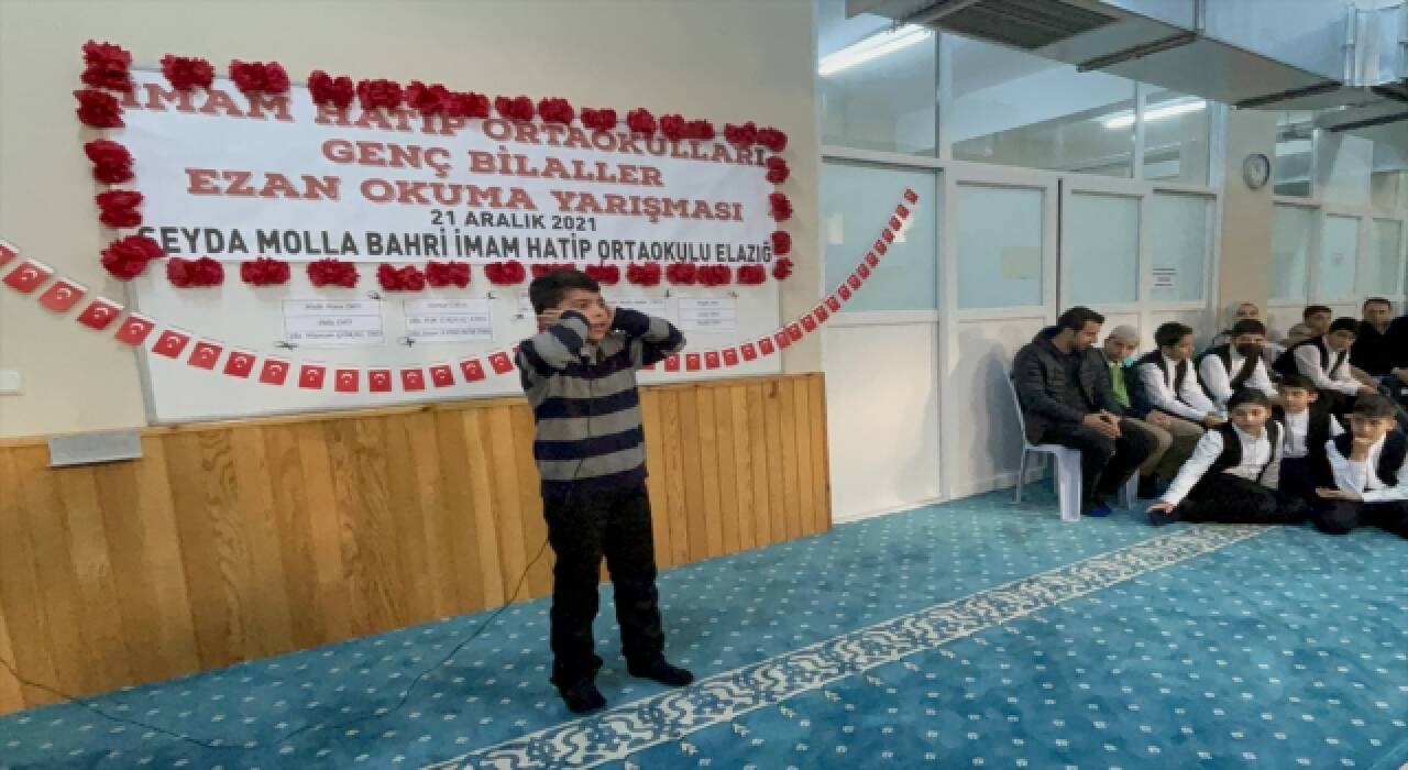 Elazığ’da imam hatip öğrencileri ezanı en güzel okumak için yarıştı