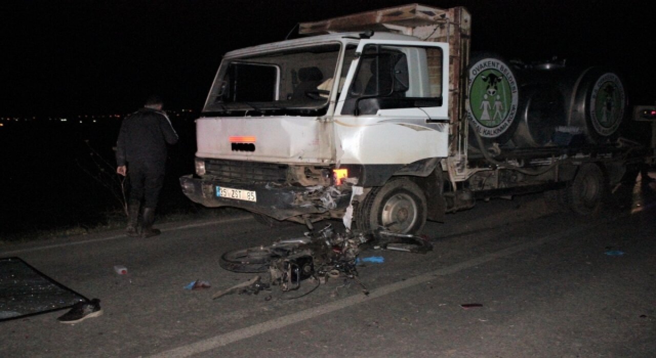 İzmir’de süt kamyonu ile motosiklet çarpıştı