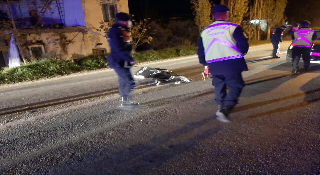 Mersin’de ölümlü ve yaralanmalı trafik kazasına karışan 2 araç sürücüsünden 1’i yakalandı