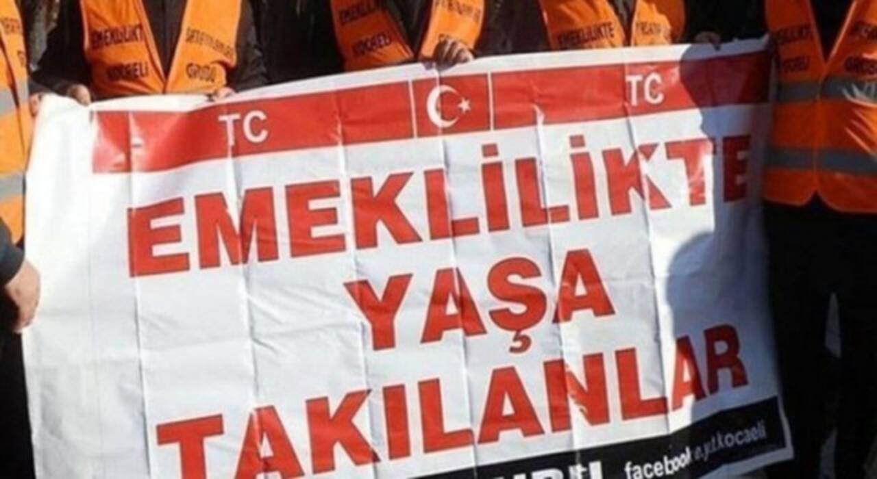 EYT'liler toplanan imzaları teslim etmek için Beştepe'ye gidiyor