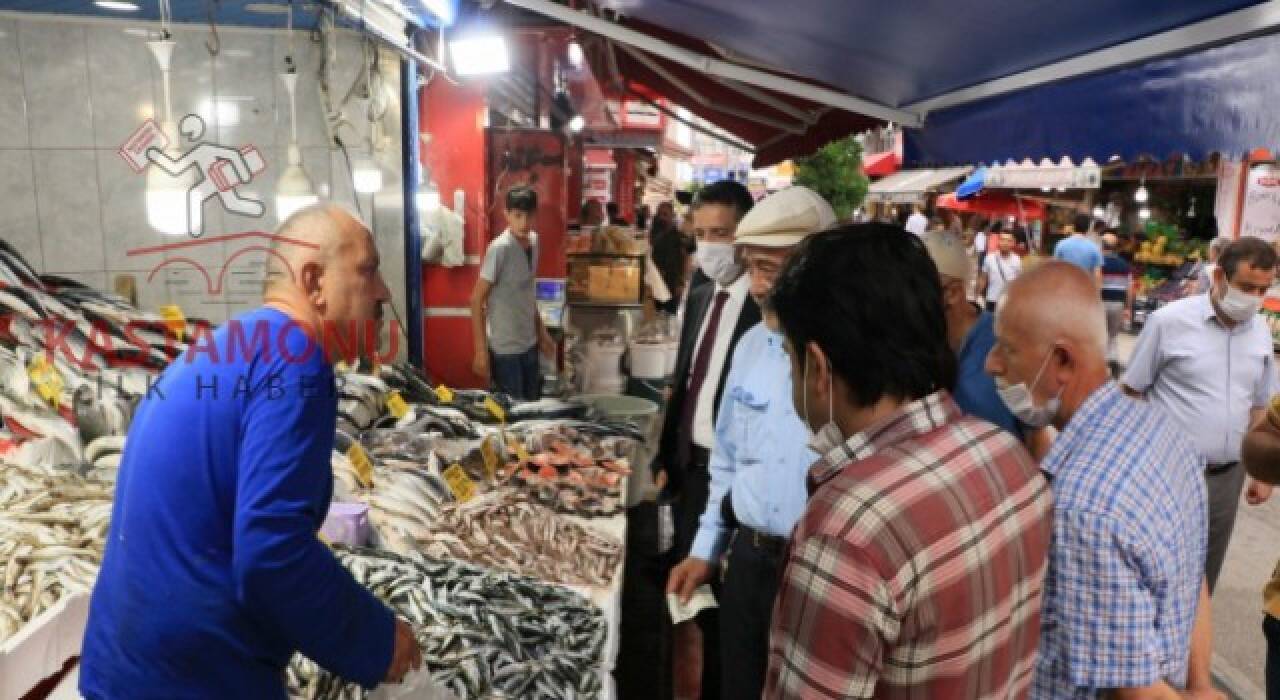 Zonguldak’ta balıkçıların avladığı istavrit tezgahları süsledi