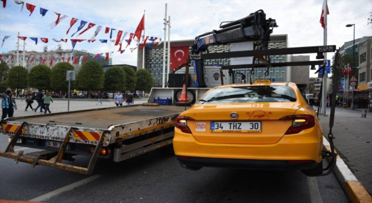 Bir taksiciye daha trafikten men