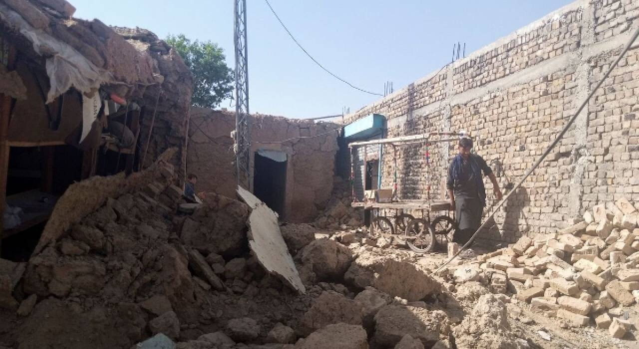 Pakistan'da 5.9 büyüklüğünde deprem!