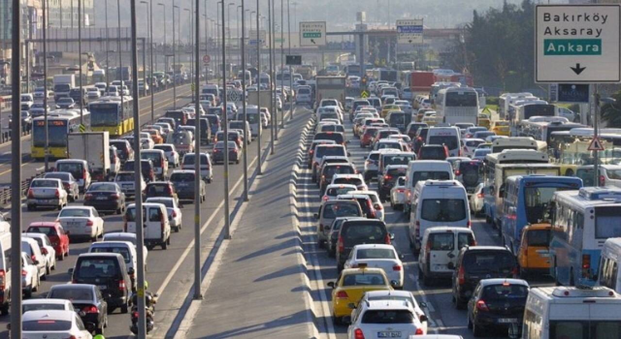 Sürücülerin dikkatine! İstanbul'da bazı yollar yarın trafiğe kapatılacak