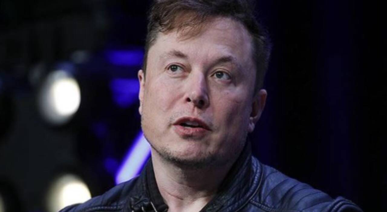 Elon Musk, Tesla'daki 5 milyar dolarlık hissesini sattı!